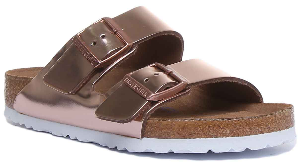 Birkenstock Arizona Sandale métallique à 2 brides avec semelle souple pour femme en cuivre Main image